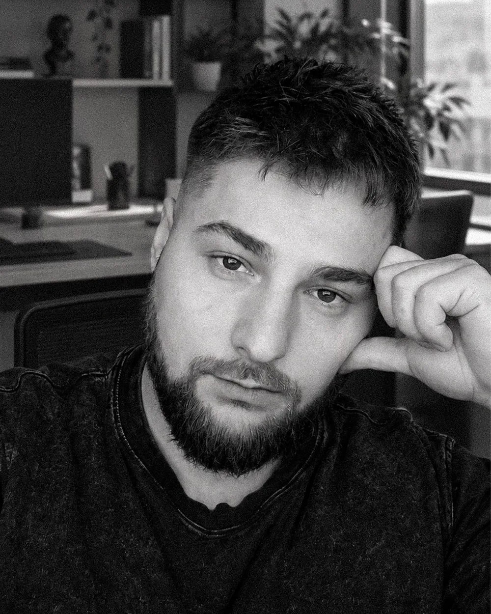 Djordje Velinovic, founder of Raven Creative Agency